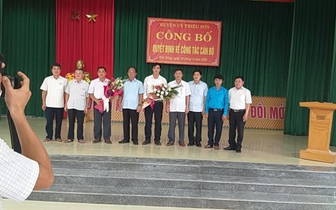 Huyện ủy Triệu Sơn tổ chức công bố các Quyết định về công tác cán bộ